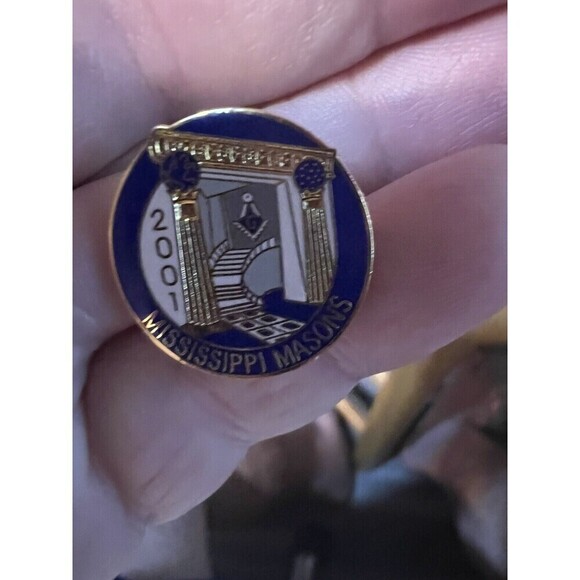 Vintage 2001 Mississippi Mason Lapel Hat Pin - Picture 4 of 4